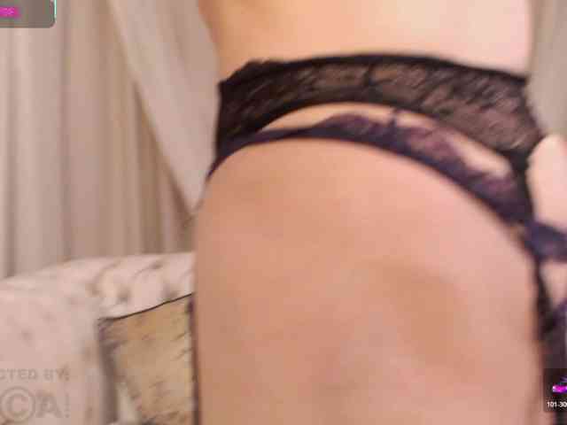 Laydee-E Live Webcam on BongaCams