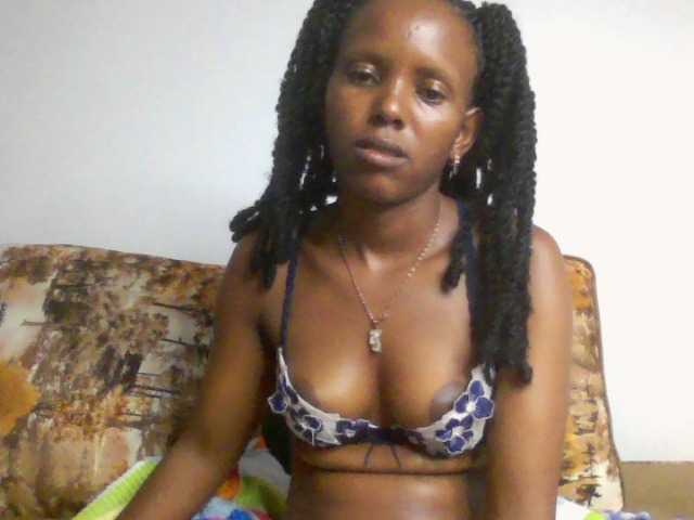 Bunnydiva-'s BongaCams show and profile