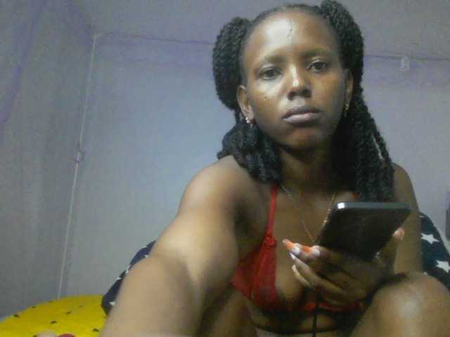 Bunnydiva-'s BongaCams show and profile