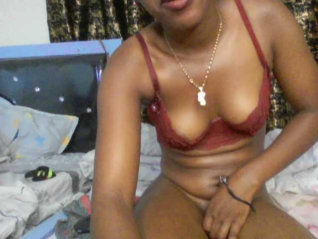Bunnydiva-'s BongaCams show and profile