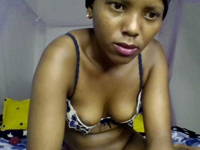 Bunnydiva-'s BongaCams show and profile