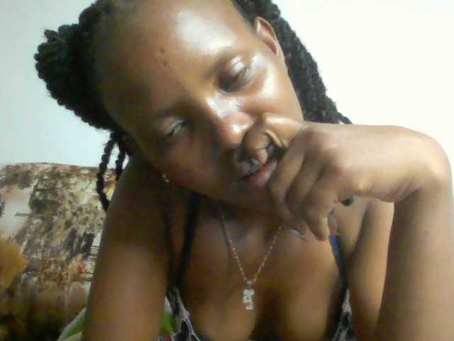 Bunnydiva-'s BongaCams show and profile