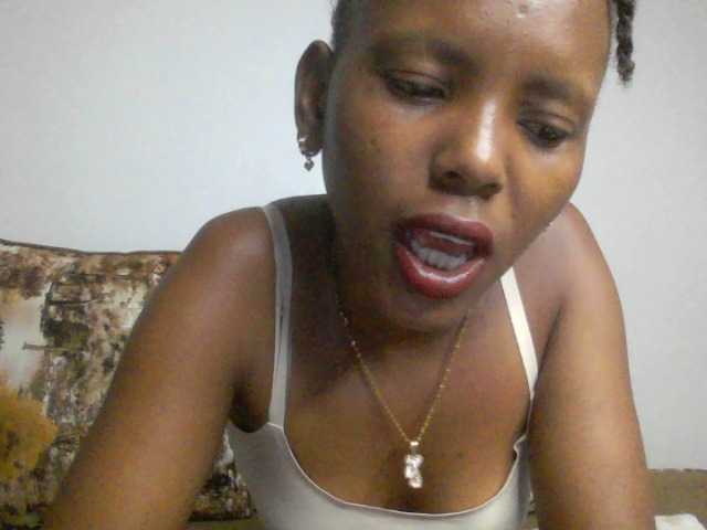 Bunnydiva-'s BongaCams show and profile