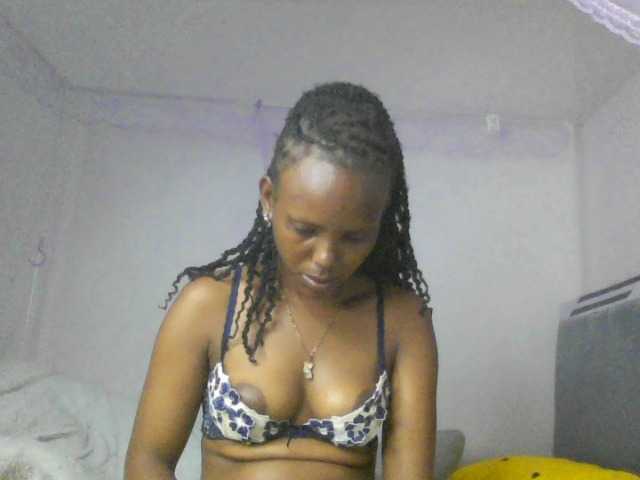 Bunnydiva-'s BongaCams show and profile