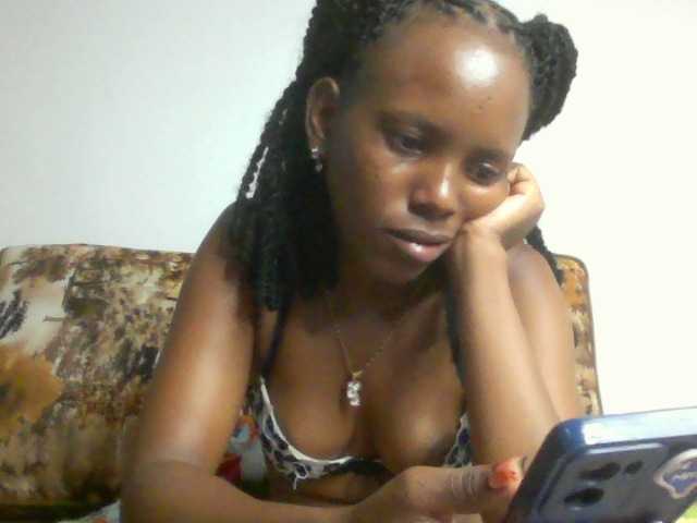 Bunnydiva-'s BongaCams show and profile