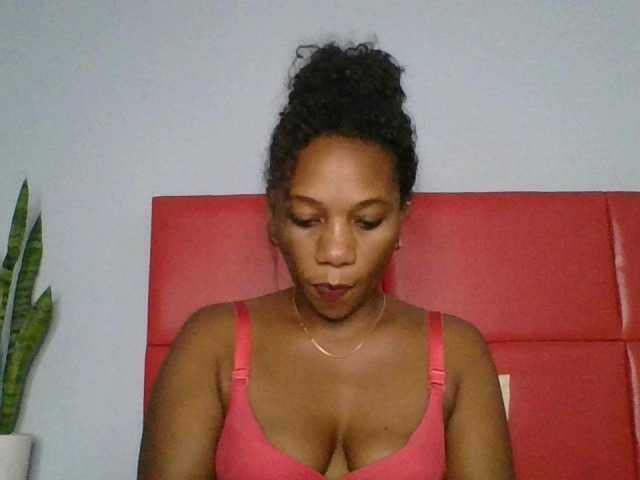 Try sweet stripper Faozia and her bare naked shape Faozia from BongaCams