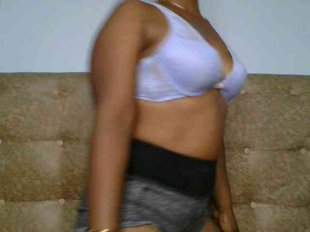 Faozia webcam