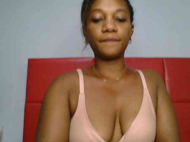 Faozia webcam