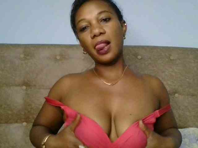 Faozia webcam