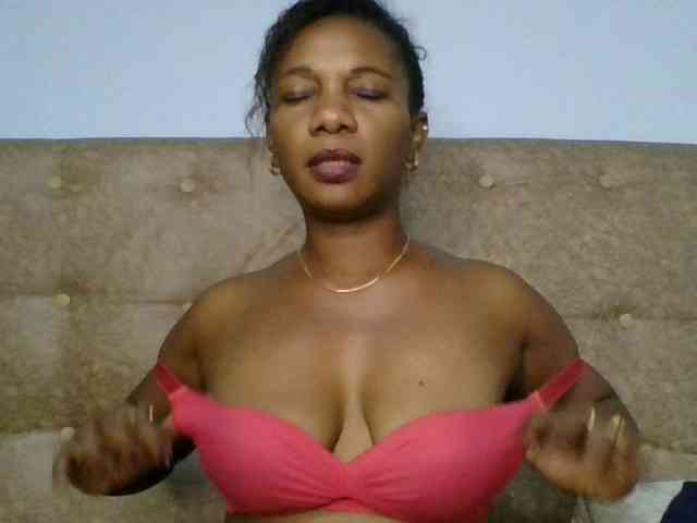 Faozia webcam