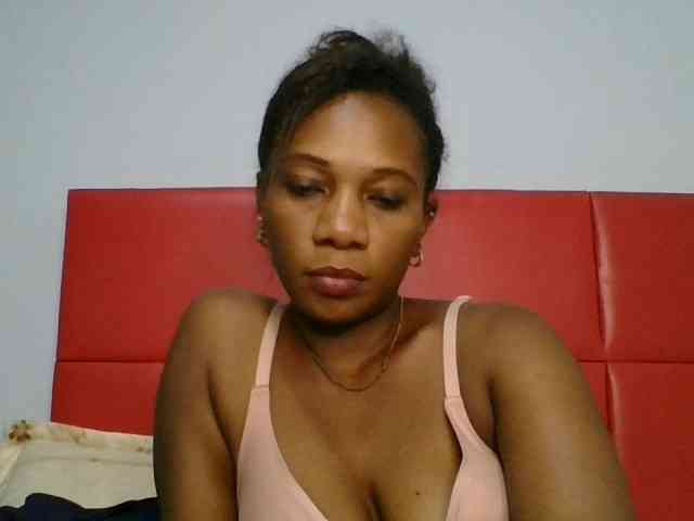 Faozia bongacams
