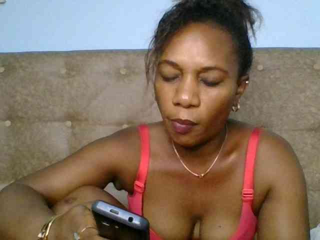 Faozia webcam
