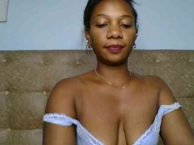 Faozia webcam