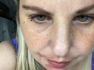 Roksi-8 Porn Show