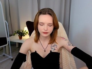 KiraMountrays Porn Show