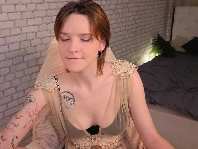 KiraMountrays from BongaCams is Freechat