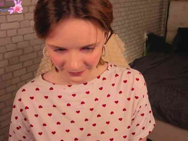 KiraMountrays Live Webcam on BongaCams