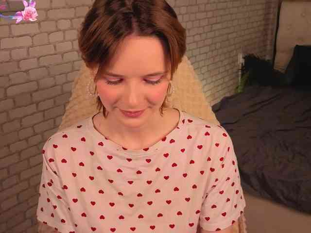 KiraMountrays Live Webcam on BongaCams