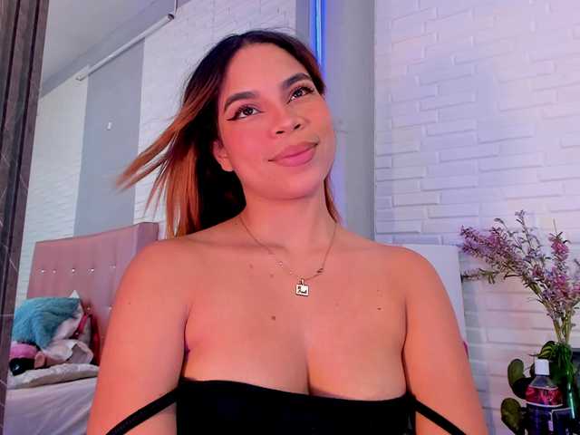 VictoriiaCross webcam bongacams model stream image