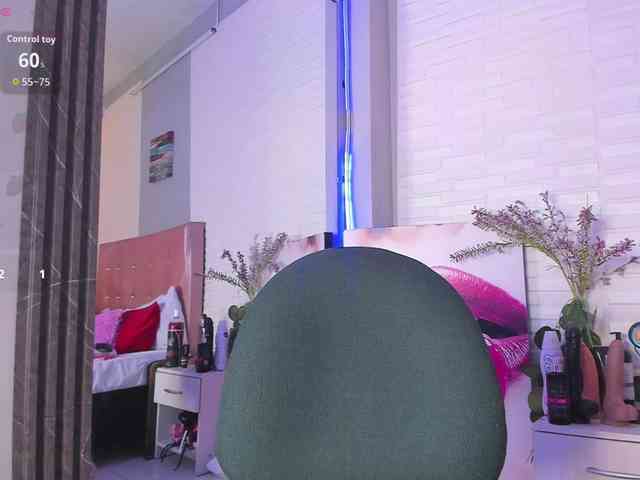 VictoriiaCross webcam