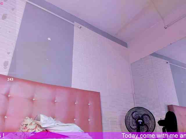 VictoriiaCross webcam