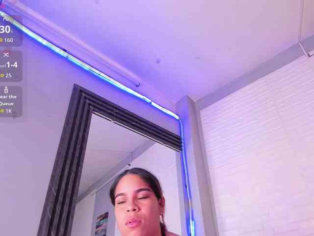 VictoriiaCross webcam