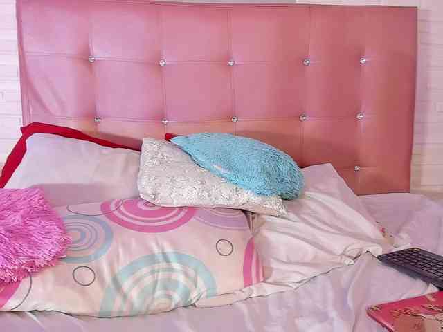 VictoriiaCross webcam