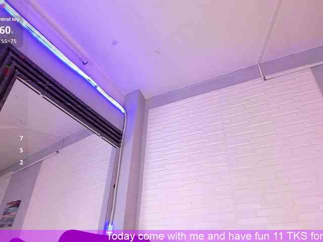 VictoriiaCross webcam