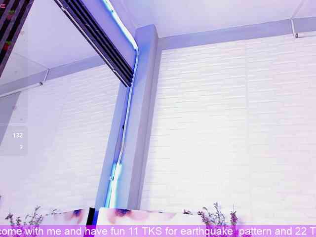 VictoriiaCross webcam