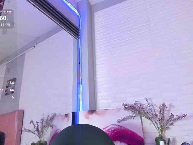 VictoriiaCross webcam