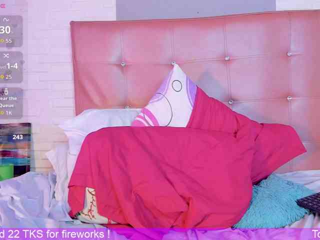 VictoriiaCross webcam