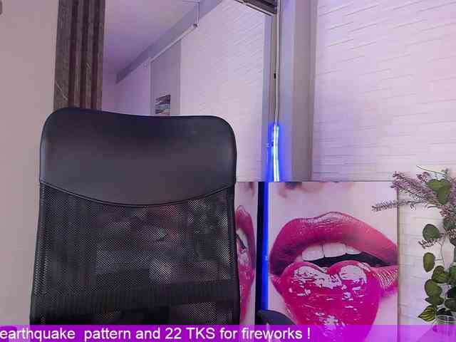 VictoriiaCross webcam