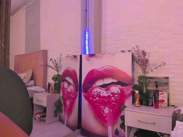 VictoriiaCross webcam