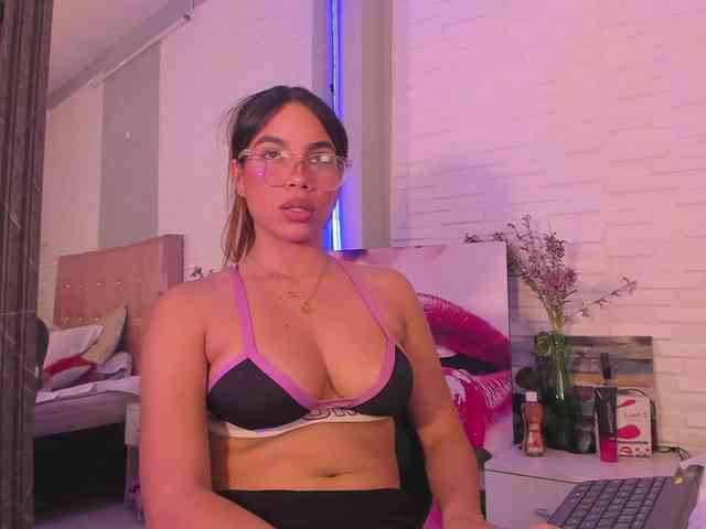 VictoriiaCross webcam