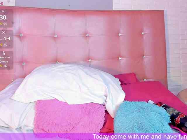 VictoriiaCross webcam