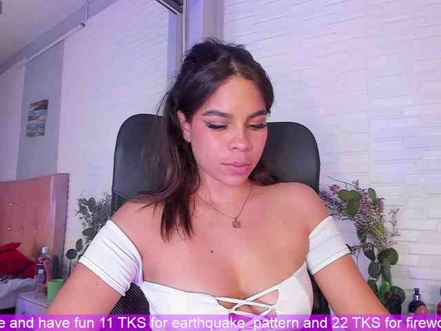 VictoriiaCross webcam