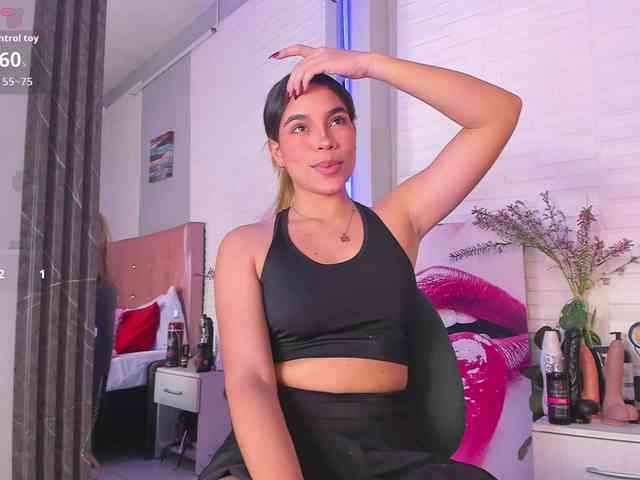 VictoriiaCross webcam