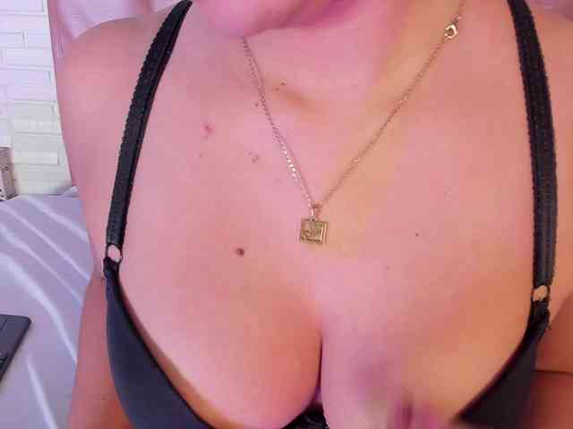 VictoriiaCross webcam