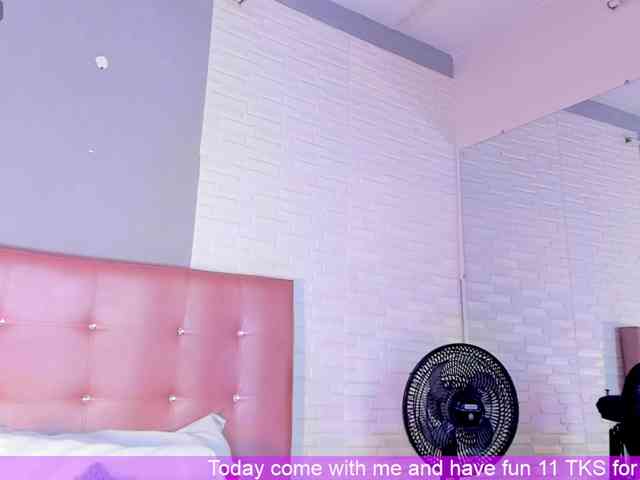 VictoriiaCross webcam