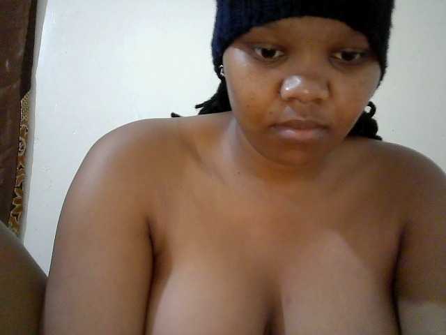 le modèle Shepretty est en webcam porno dans un show sur le site bongacams, il possède les tags suivants: Ebony,Brunette,Hairy