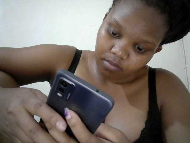 Shepretty's BongaCams show and profile