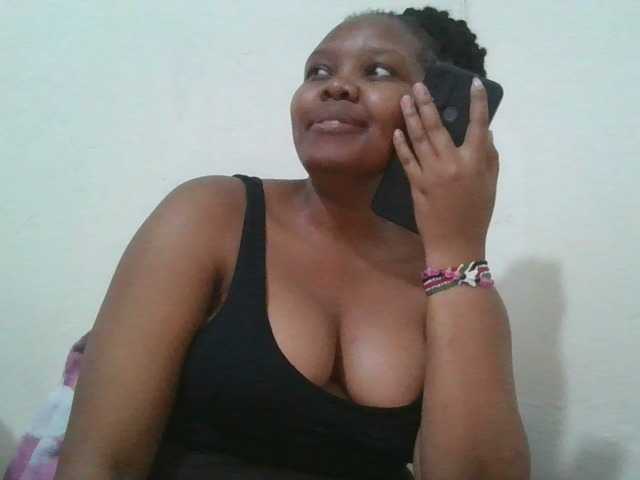 Shepretty webcam bongacams model stream image