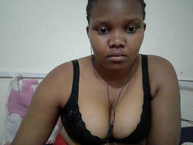 Shepretty webcam bongacams model stream image