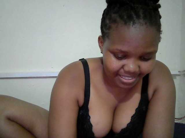 Shepretty webcam bongacams model stream image