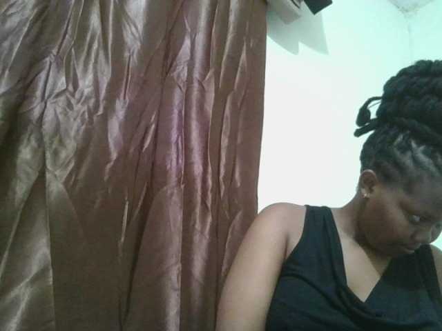 Shepretty webcam bongacams model stream image