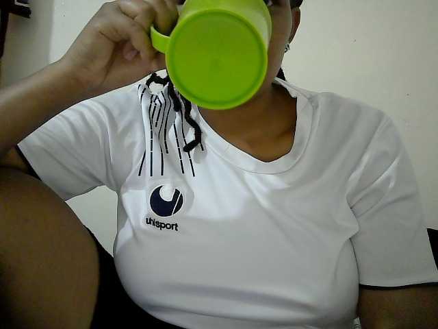 Shepretty's BongaCams show and profile