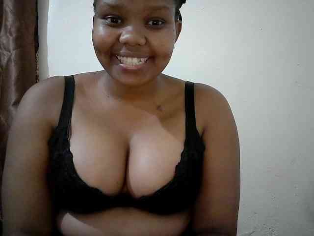 Shepretty Live Webcam on BongaCams