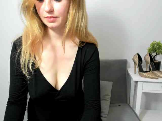 LyraAngelic webcam