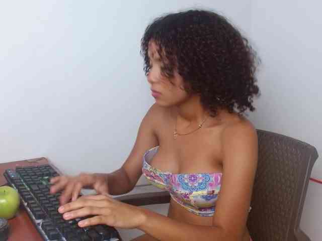 Aura-teen-hot webcam