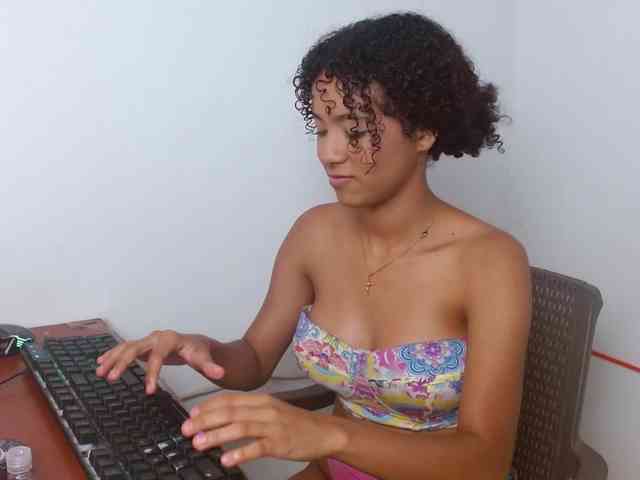 Aura-teen-hot webcam